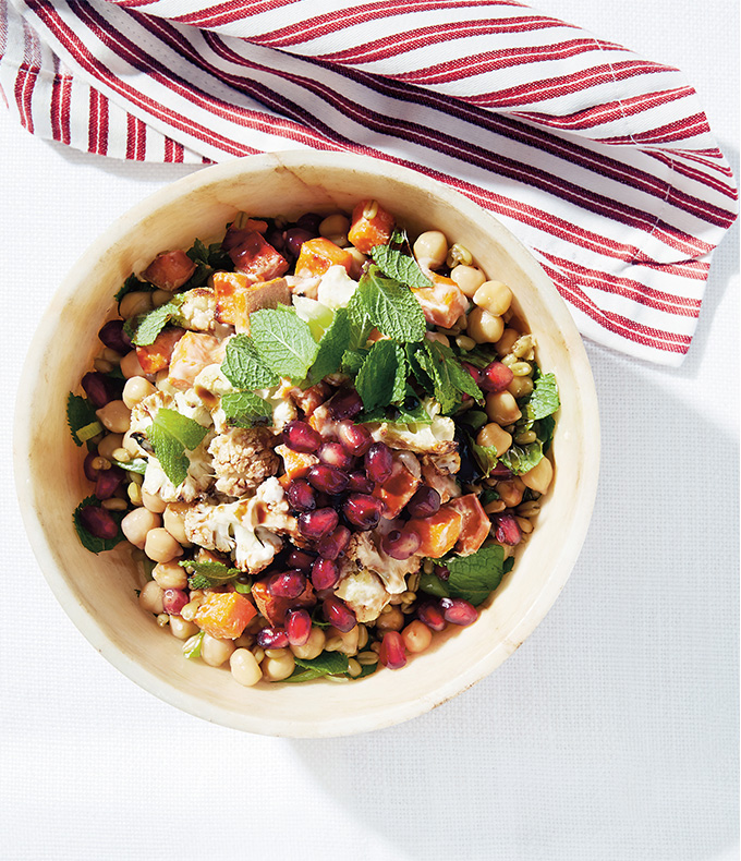 Bol de chou-fleur rôti et de freekeh