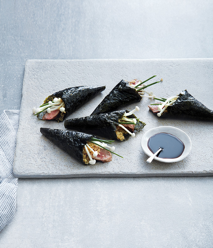 Témakis au bifteck et au quinoa accompagnés d’une trempette teriyaki