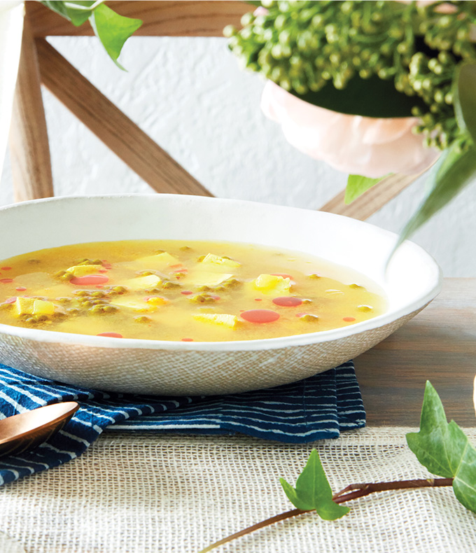 Soupe de miso parfumée au curcuma et au gingembre