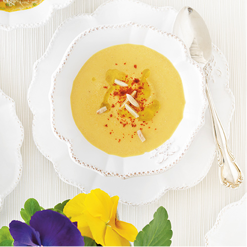 Potage au poivron jaune et aux amandes