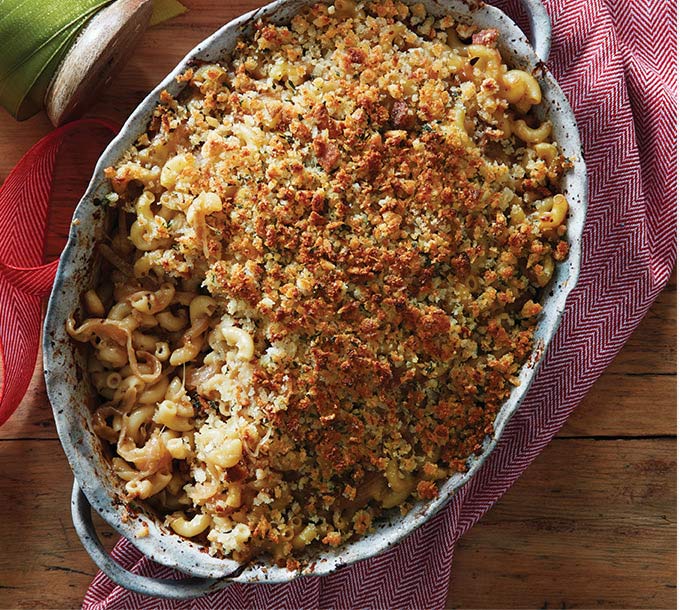 Macaroni au fromage et aux oignons gratiné