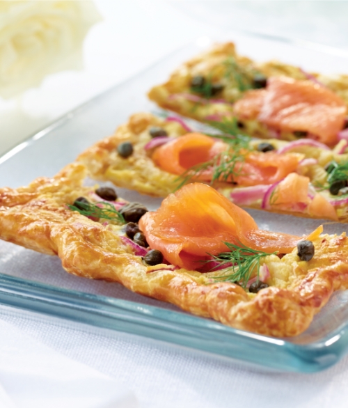 Get this Smoked Salmon Pizza recipe