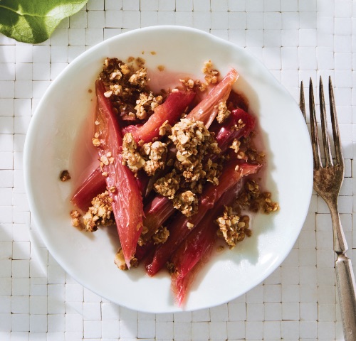 Get this rhubarb crisp recipe