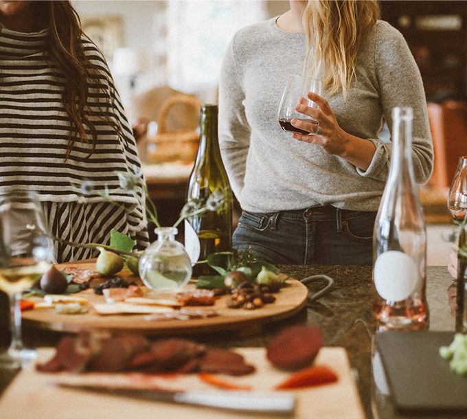 Un gros repas n'atténue pas les effets de l'alcool.